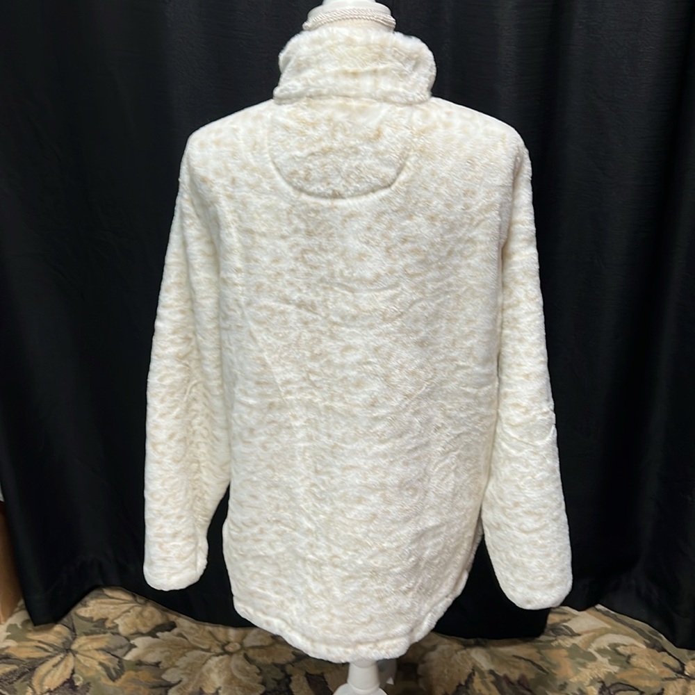 KATYDID WOMEN'S PLUSH 1/2 ZIP PULLOVER - Picture 3 of 6